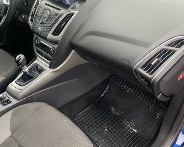 Синий Форд Фокус, объемом двигателя 1.6 л и пробегом 245 тыс. км за 7200 $, фото 36 на Automoto.ua