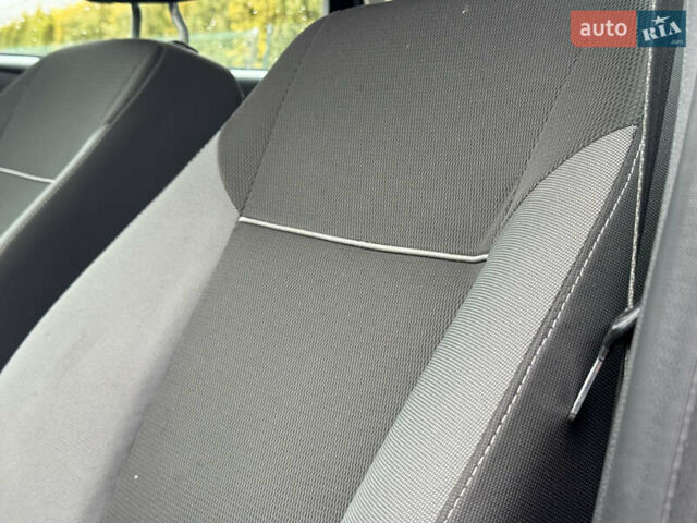 Синий Форд Фокус, объемом двигателя 1.6 л и пробегом 198 тыс. км за 6999 $, фото 39 на Automoto.ua