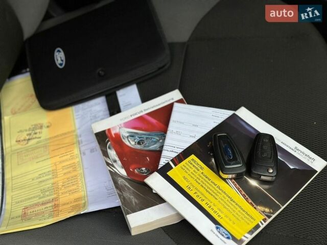 Синий Форд Фокус, объемом двигателя 1.6 л и пробегом 235 тыс. км за 7200 $, фото 2 на Automoto.ua