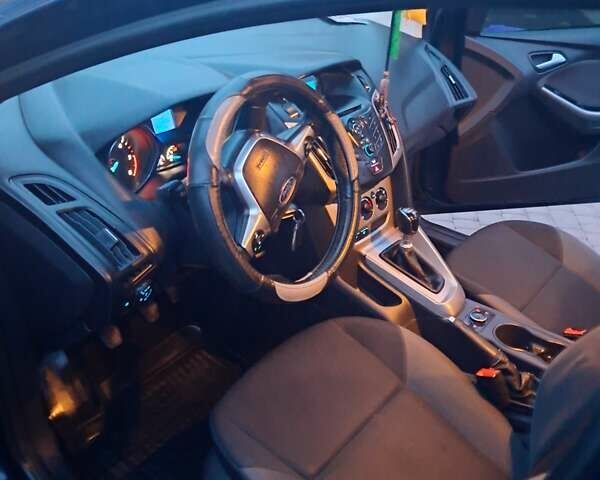 Синій Форд Фокус, об'ємом двигуна 1.6 л та пробігом 295 тис. км за 7800 $, фото 23 на Automoto.ua