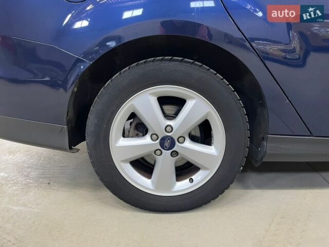 Синій Форд Фокус, об'ємом двигуна 1.6 л та пробігом 229 тис. км за 8900 $, фото 49 на Automoto.ua