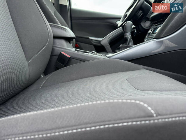 Синий Форд Фокус, объемом двигателя 1.6 л и пробегом 195 тыс. км за 7699 $, фото 84 на Automoto.ua