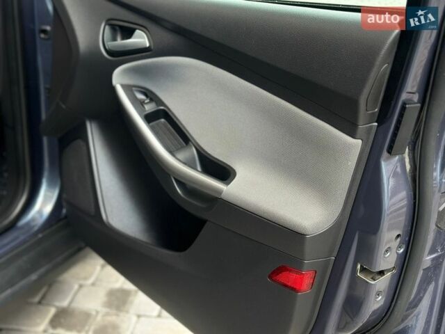 Синий Форд Фокус, объемом двигателя 1.6 л и пробегом 235 тыс. км за 7200 $, фото 53 на Automoto.ua