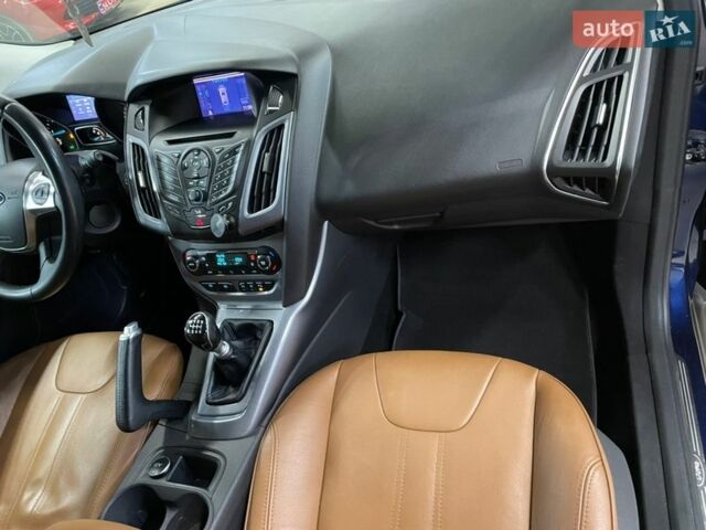 Синій Форд Фокус, об'ємом двигуна 1.6 л та пробігом 229 тис. км за 8900 $, фото 72 на Automoto.ua