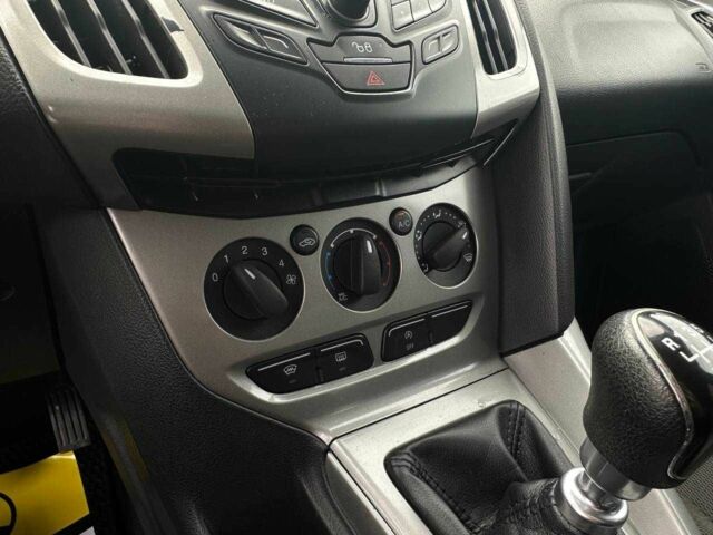 Синий Форд Фокус, объемом двигателя 1.6 л и пробегом 292 тыс. км за 6600 $, фото 16 на Automoto.ua