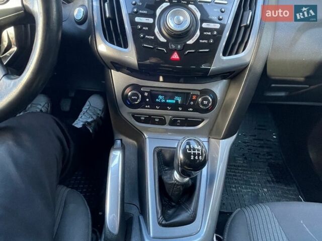 Синий Форд Фокус, объемом двигателя 1.56 л и пробегом 227 тыс. км за 7400 $, фото 23 на Automoto.ua