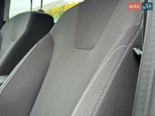 Синий Форд Фокус, объемом двигателя 1.6 л и пробегом 195 тыс. км за 7699 $, фото 40 на Automoto.ua