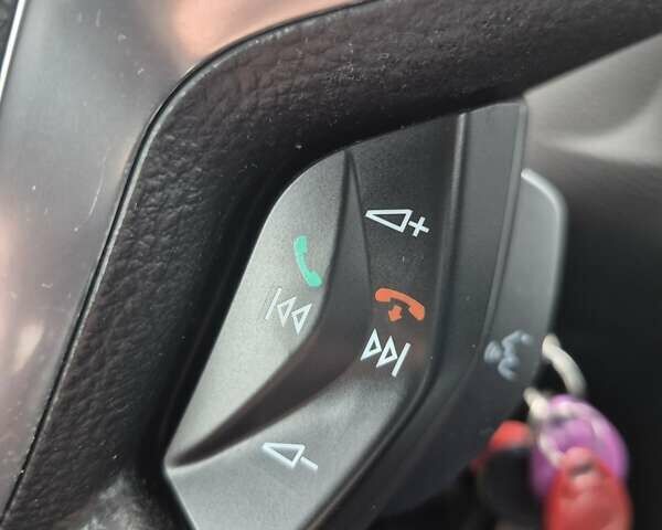 Синий Форд Фокус, объемом двигателя 1.6 л и пробегом 294 тыс. км за 7900 $, фото 19 на Automoto.ua