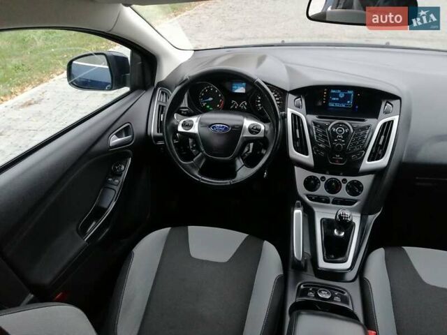 Синий Форд Фокус, объемом двигателя 1.6 л и пробегом 215 тыс. км за 7999 $, фото 51 на Automoto.ua