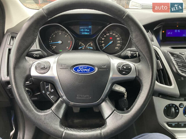 Синій Форд Фокус, об'ємом двигуна 1.6 л та пробігом 237 тис. км за 6950 $, фото 6 на Automoto.ua