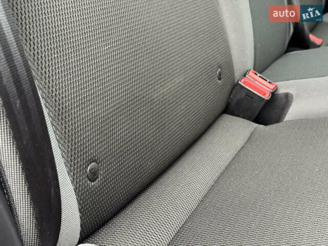 Синий Форд Фокус, объемом двигателя 1.6 л и пробегом 198 тыс. км за 6999 $, фото 70 на Automoto.ua