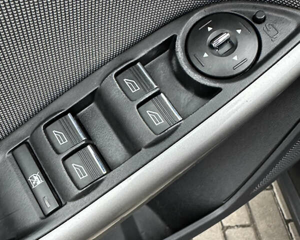 Синий Форд Фокус, объемом двигателя 1.6 л и пробегом 194 тыс. км за 7200 $, фото 23 на Automoto.ua