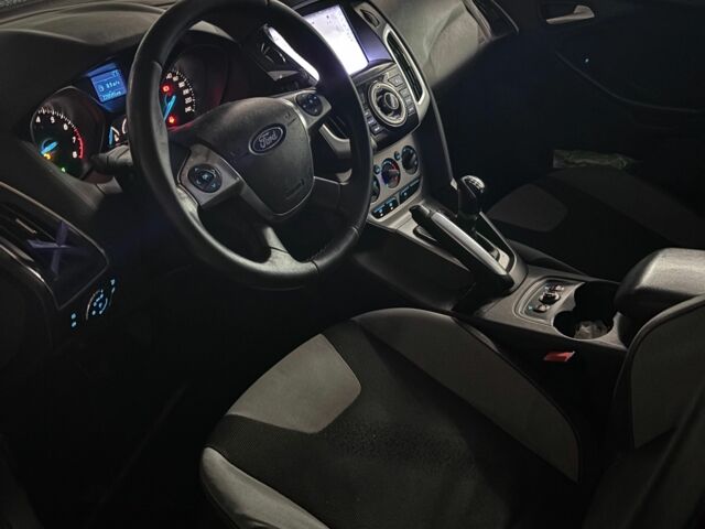 Синій Форд Фокус, об'ємом двигуна 1 л та пробігом 220 тис. км за 6200 $, фото 4 на Automoto.ua