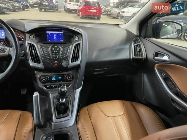 Синій Форд Фокус, об'ємом двигуна 1.6 л та пробігом 229 тис. км за 8900 $, фото 31 на Automoto.ua