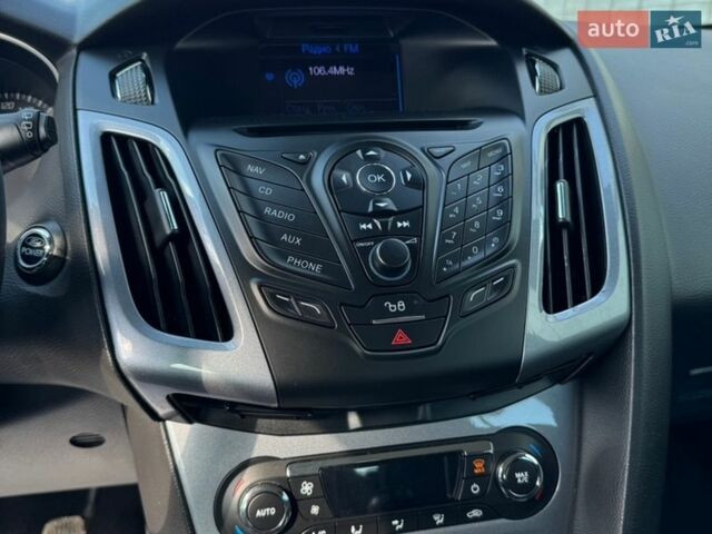 Синій Форд Фокус, об'ємом двигуна 1.6 л та пробігом 196 тис. км за 8150 $, фото 51 на Automoto.ua