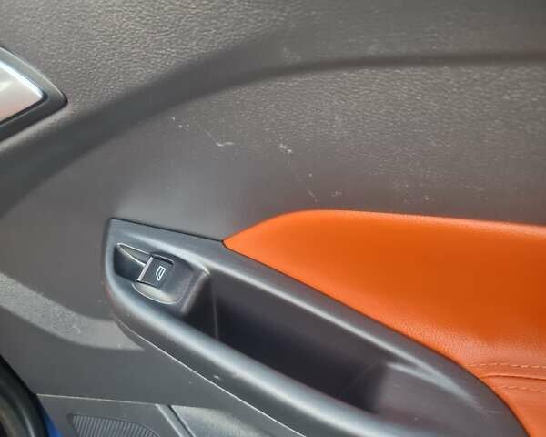 Синій Форд Фокус, об'ємом двигуна 1.6 л та пробігом 209 тис. км за 8300 $, фото 108 на Automoto.ua