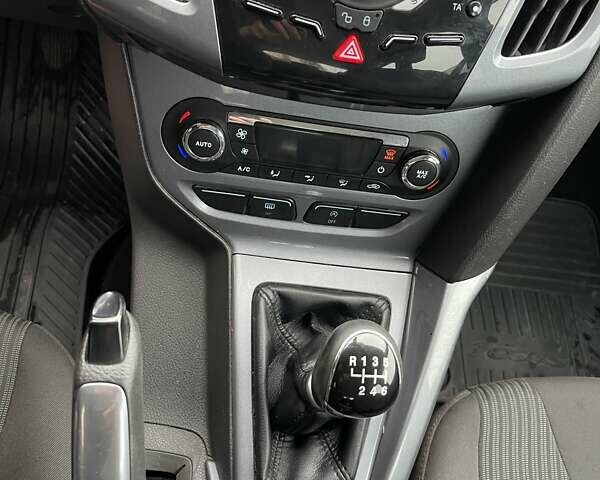 Синій Форд Фокус, об'ємом двигуна 1.6 л та пробігом 230 тис. км за 7999 $, фото 85 на Automoto.ua