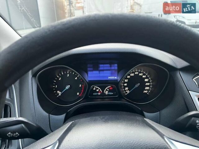 Синій Форд Фокус, об'ємом двигуна 1.6 л та пробігом 245 тис. км за 7200 $, фото 2 на Automoto.ua