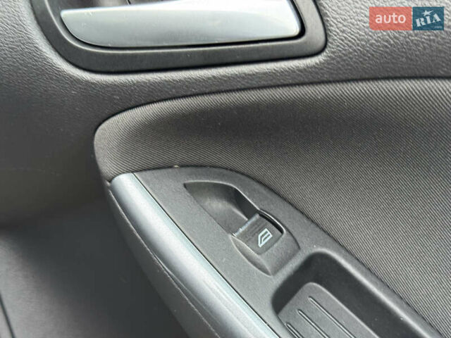 Синий Форд Фокус, объемом двигателя 1.6 л и пробегом 195 тыс. км за 7699 $, фото 80 на Automoto.ua