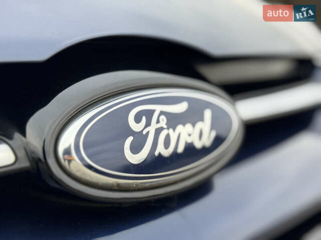 Синий Форд Фокус, объемом двигателя 1.6 л и пробегом 195 тыс. км за 7699 $, фото 5 на Automoto.ua
