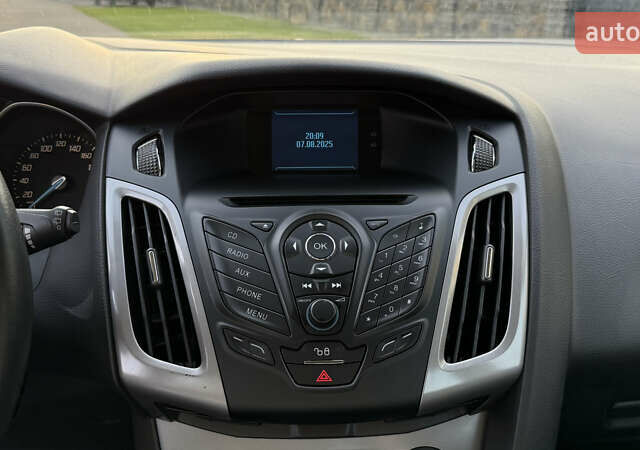 Синий Форд Фокус, объемом двигателя 1.6 л и пробегом 217 тыс. км за 7050 $, фото 22 на Automoto.ua