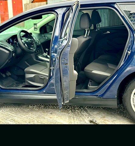 Синий Форд Фокус, объемом двигателя 1.6 л и пробегом 220 тыс. км за 7500 $, фото 6 на Automoto.ua