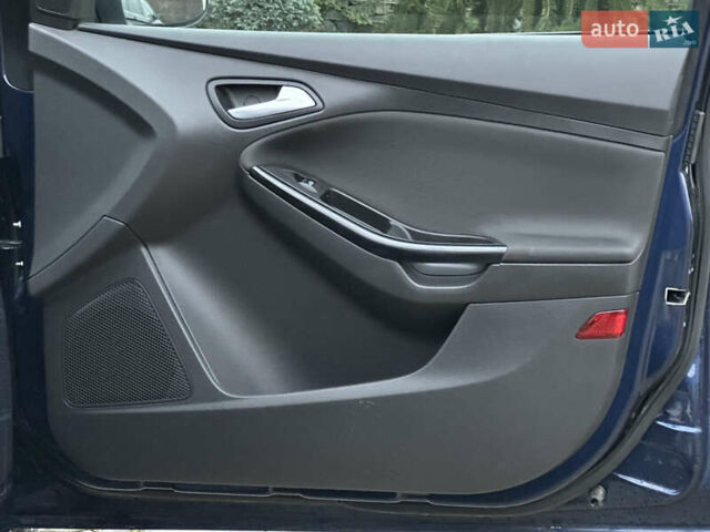 Синій Форд Фокус, об'ємом двигуна 1.6 л та пробігом 235 тис. км за 7699 $, фото 53 на Automoto.ua