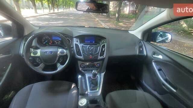 Синій Форд Фокус, об'ємом двигуна 2 л та пробігом 212 тис. км за 7500 $, фото 6 на Automoto.ua