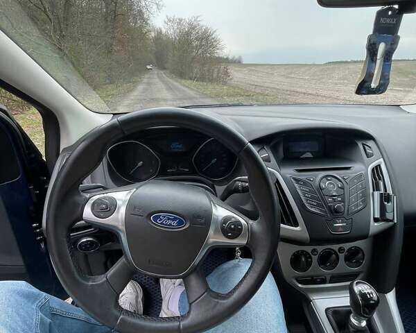 Синий Форд Фокус, объемом двигателя 1.6 л и пробегом 224 тыс. км за 8200 $, фото 11 на Automoto.ua