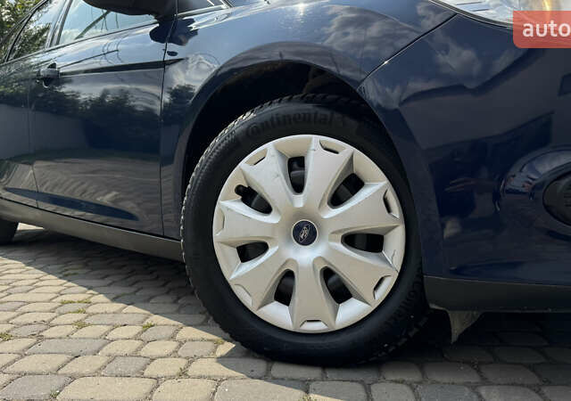 Синій Форд Фокус, об'ємом двигуна 1.6 л та пробігом 236 тис. км за 6450 $, фото 5 на Automoto.ua