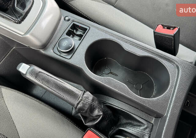 Синій Форд Фокус, об'ємом двигуна 1.6 л та пробігом 236 тис. км за 6450 $, фото 48 на Automoto.ua