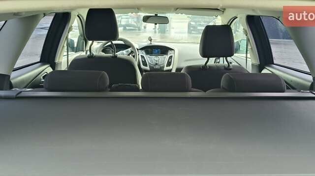 Синій Форд Фокус, об'ємом двигуна 1.6 л та пробігом 291 тис. км за 6800 $, фото 7 на Automoto.ua