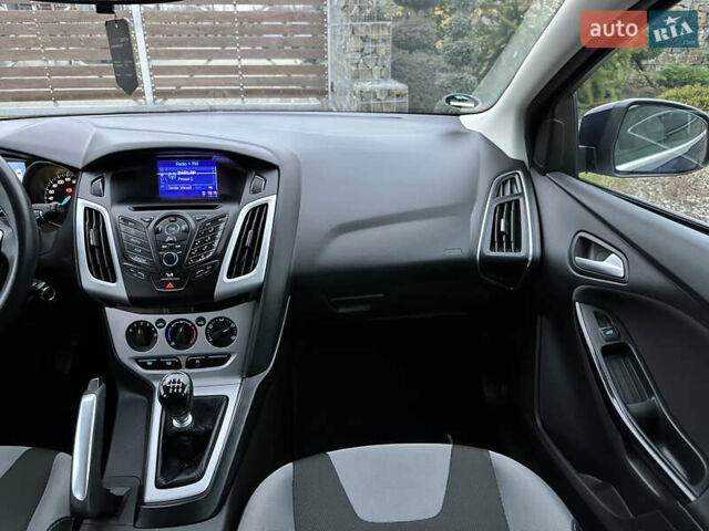 Синій Форд Фокус, об'ємом двигуна 1.6 л та пробігом 235 тис. км за 7699 $, фото 43 на Automoto.ua