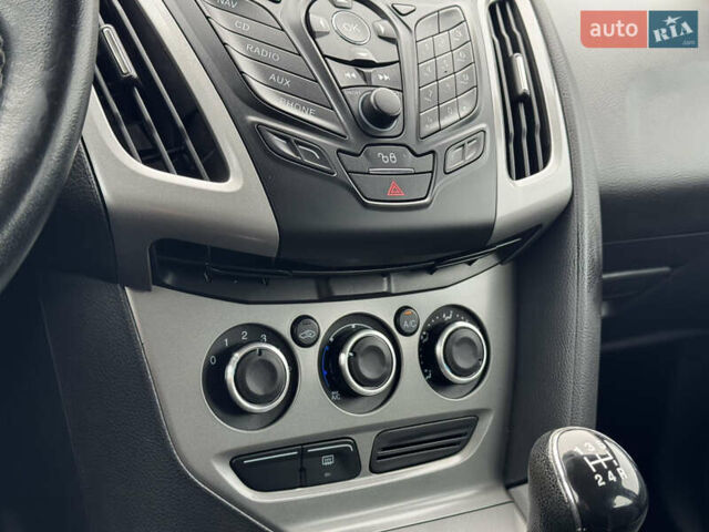 Синий Форд Фокус, объемом двигателя 1.6 л и пробегом 198 тыс. км за 6999 $, фото 49 на Automoto.ua