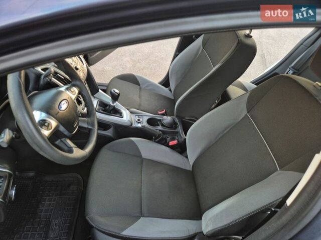 Синій Форд Фокус, об'ємом двигуна 1.56 л та пробігом 205 тис. км за 6300 $, фото 25 на Automoto.ua