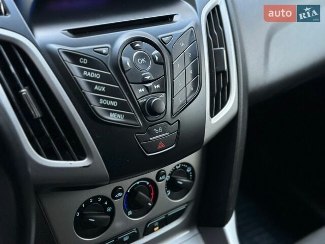 Синий Форд Фокус, объемом двигателя 1.6 л и пробегом 235 тыс. км за 7200 $, фото 32 на Automoto.ua