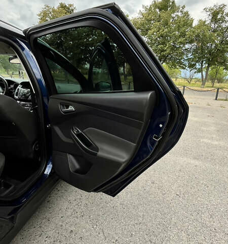 Синий Форд Фокус, объемом двигателя 1.6 л и пробегом 249 тыс. км за 8800 $, фото 14 на Automoto.ua