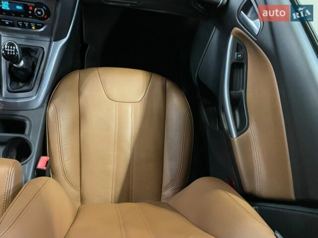 Синій Форд Фокус, об'ємом двигуна 1.6 л та пробігом 229 тис. км за 8900 $, фото 34 на Automoto.ua