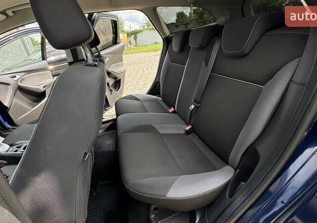 Синій Форд Фокус, об'ємом двигуна 1.6 л та пробігом 236 тис. км за 6450 $, фото 27 на Automoto.ua