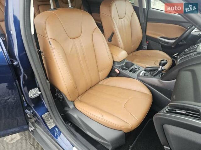 Синий Форд Фокус, объемом двигателя 1.6 л и пробегом 229 тыс. км за 8600 $, фото 27 на Automoto.ua