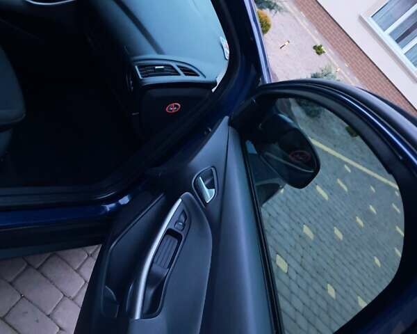 Синій Форд Фокус, об'ємом двигуна 1.6 л та пробігом 295 тис. км за 7800 $, фото 21 на Automoto.ua