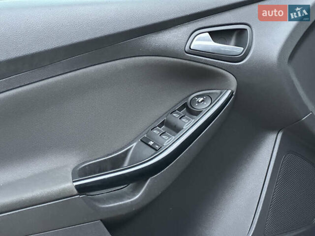 Синий Форд Фокус, объемом двигателя 1.6 л и пробегом 234 тыс. км за 7999 $, фото 36 на Automoto.ua