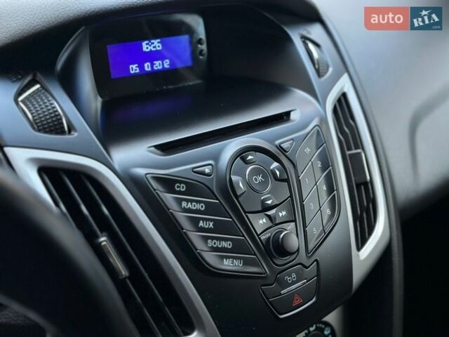 Синий Форд Фокус, объемом двигателя 1.6 л и пробегом 235 тыс. км за 7200 $, фото 33 на Automoto.ua