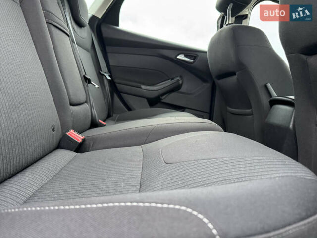 Синий Форд Фокус, объемом двигателя 1.6 л и пробегом 195 тыс. км за 7699 $, фото 75 на Automoto.ua