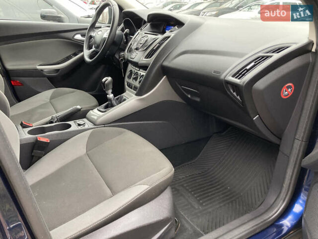 Синій Форд Фокус, об'ємом двигуна 1.6 л та пробігом 237 тис. км за 6950 $, фото 9 на Automoto.ua