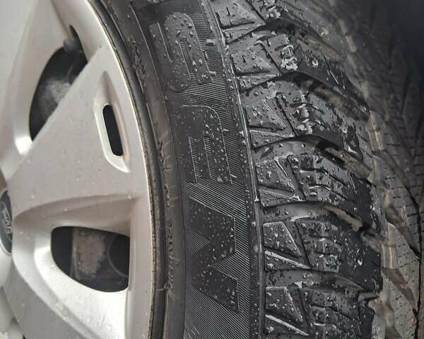 Синій Форд Фокус, об'ємом двигуна 1.6 л та пробігом 295 тис. км за 7800 $, фото 37 на Automoto.ua