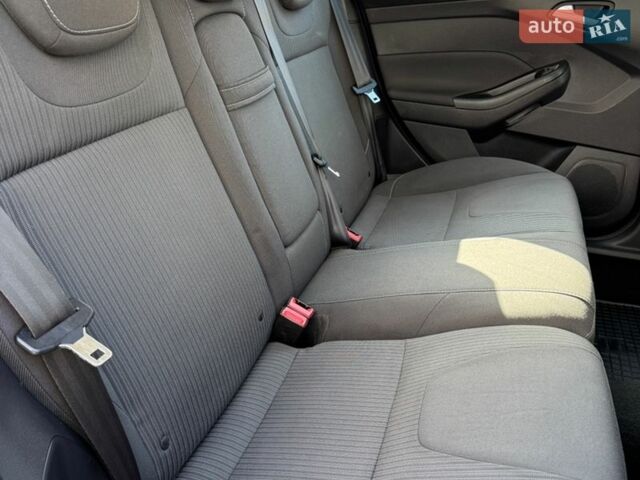 Синій Форд Фокус, об'ємом двигуна 1.6 л та пробігом 196 тис. км за 8150 $, фото 63 на Automoto.ua