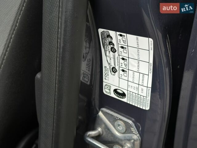 Синий Форд Фокус, объемом двигателя 1.6 л и пробегом 235 тыс. км за 7200 $, фото 56 на Automoto.ua