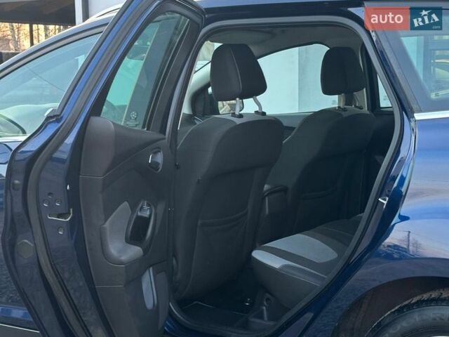 Синий Форд Фокус, объемом двигателя 1.6 л и пробегом 279 тыс. км за 7200 $, фото 44 на Automoto.ua