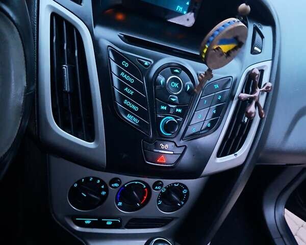 Синій Форд Фокус, об'ємом двигуна 1.6 л та пробігом 295 тис. км за 7800 $, фото 20 на Automoto.ua